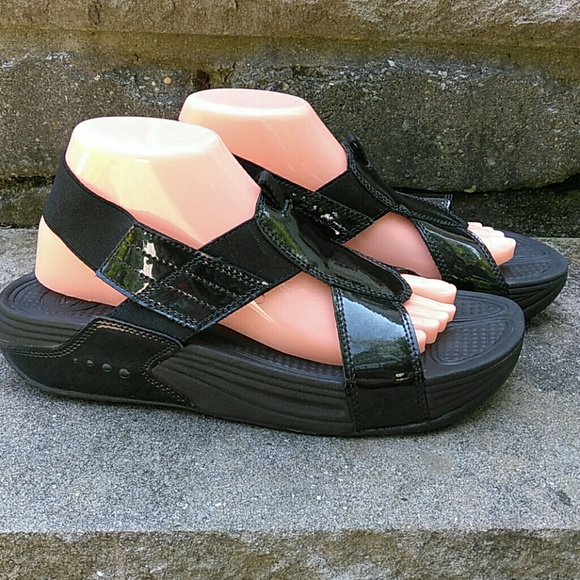 easy spirit anti gravity slippers